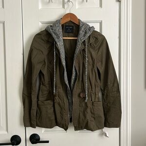 LOVETREE JACKET/COAT, SIZE SMALL, NEW CONDITION